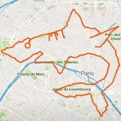 Dessin de requin sur une carte de Paris, tracé par un GPS Strava. Une œuvre créative qui navigue entre les parcs et monuments.