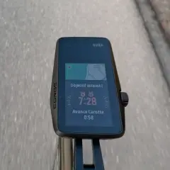 Le compteur Coros Dura affiche "Objectif atteint !" avec 7:28 de temps et une avance de 0:58. Une belle performance sur Strava !
