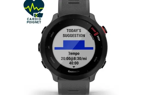 Montre Garmin affichant une suggestion d'entraînement. Le cardio au poignet et le GNSS vs GPS sont essentiels pour optimiser vos performances.