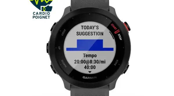 Montre Garmin affichant une suggestion d'entraînement. Le cardio au poignet et le GNSS vs GPS sont essentiels pour optimiser vos performances.