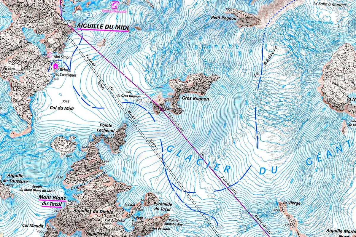 Carte topographique des Alpes, montrant l'Aiguille du Midi et le Glacier du G&eacute;ant. Le d&eacute;nivel&eacute; positif est &eacute;vident sur les courbes de niveau serr&eacute;es.